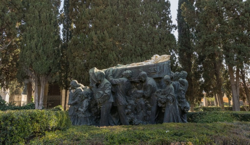 Monumentos Funerarios